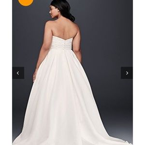 20W David's bridal dress with pockets